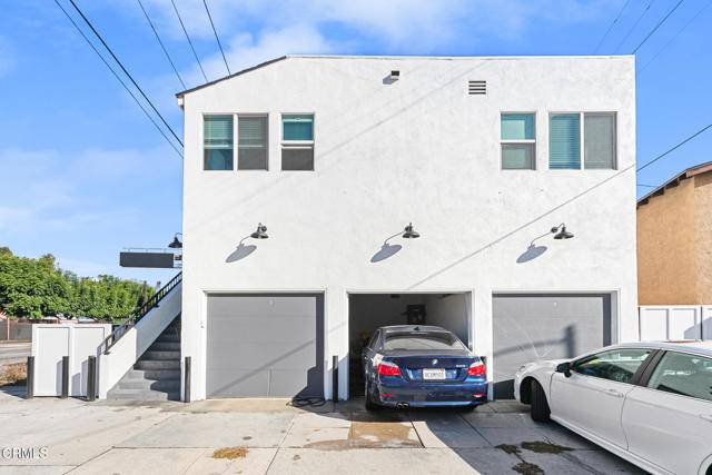Building Photo - 2664 S La Brea Ave
