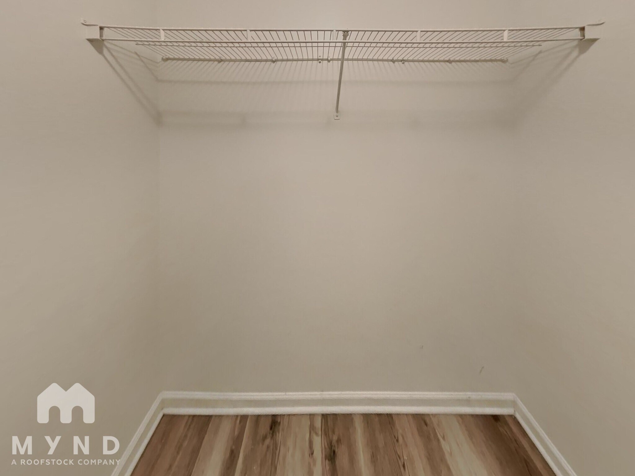Building Photo - 605 Kings Pl