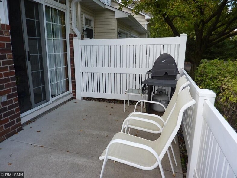 Building Photo - 3625 Vermilion Court North
