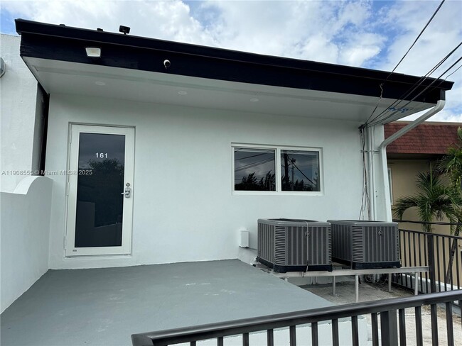 Building Photo - 161 Bentley Dr