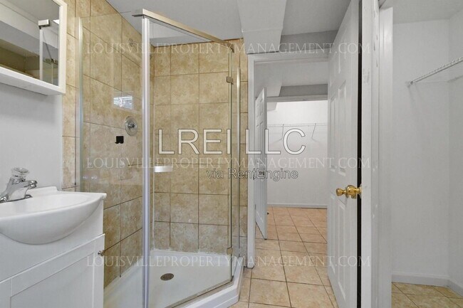 Building Photo - 4007 Blossomwood Dr