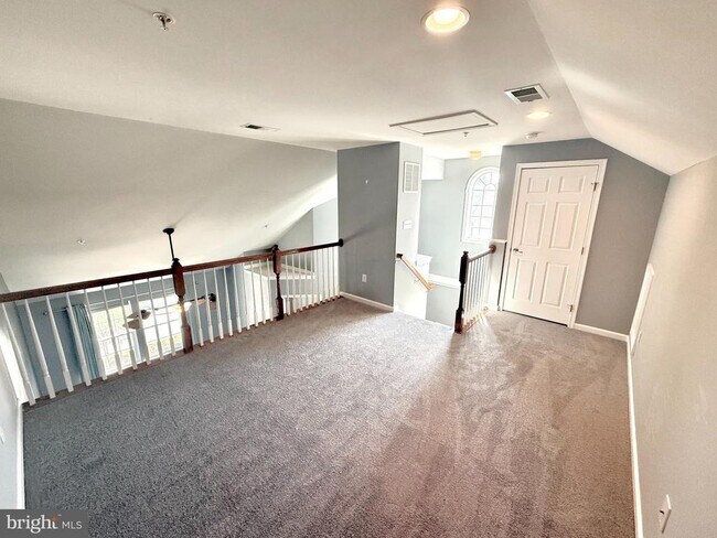 Building Photo - 9407 ASTON Vlg