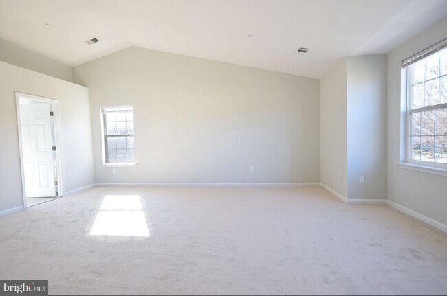 Building Photo - 14900 Dennington Dr