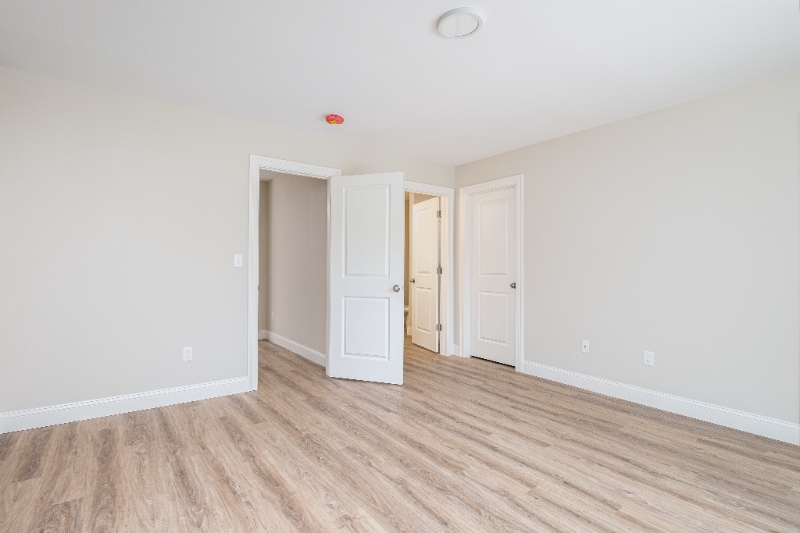 Building Photo - 14 Edgewater Cir