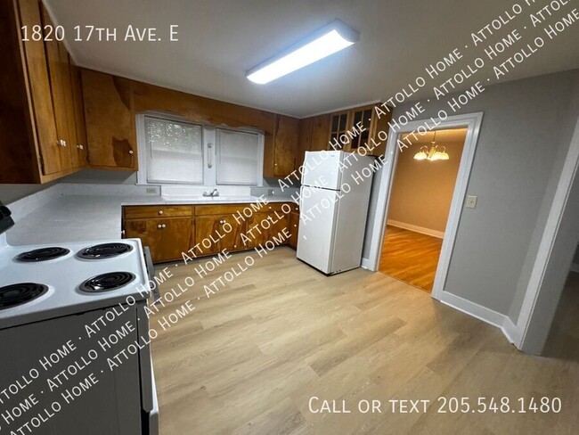 Building Photo - 1820 17th Ave E