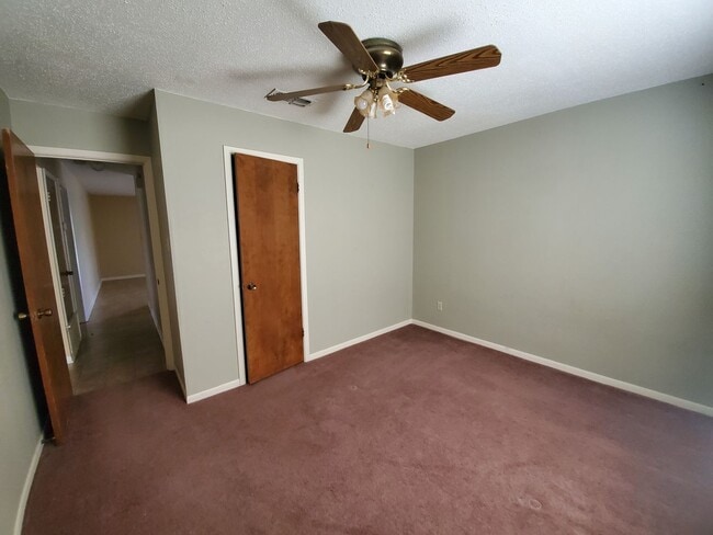 Building Photo - 202 S Willis St