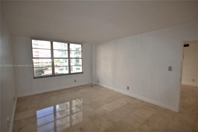 Building Photo - 5161 Collins Ave