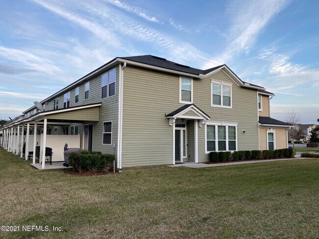 Building Photo - 3821 Aubrey Ln
