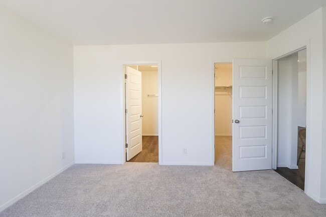 Building Photo - New Build 3 Bedroom Home Available For Immediate Move In!! Robninson Ranch