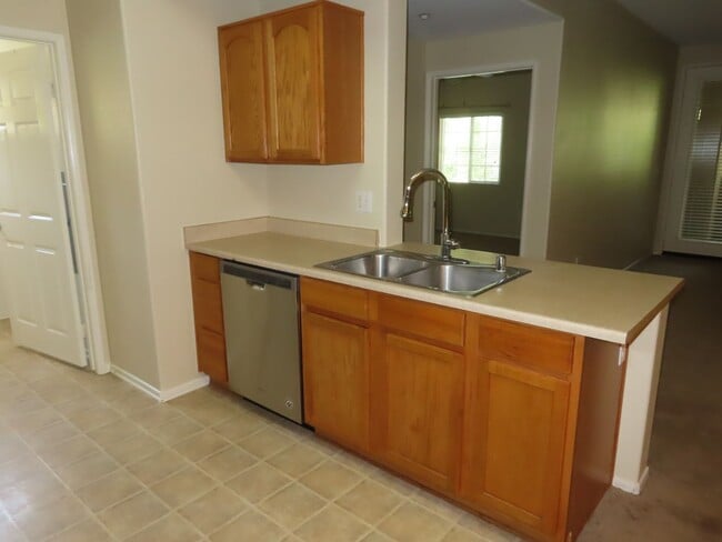 Building Photo - 41410 Juniper St