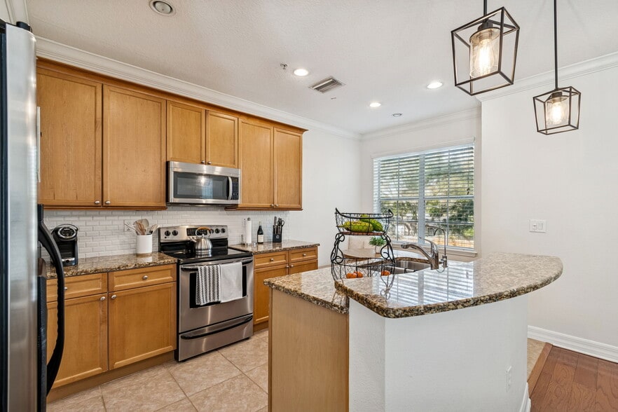 Kitchen - 4543 Bay Spring Ct