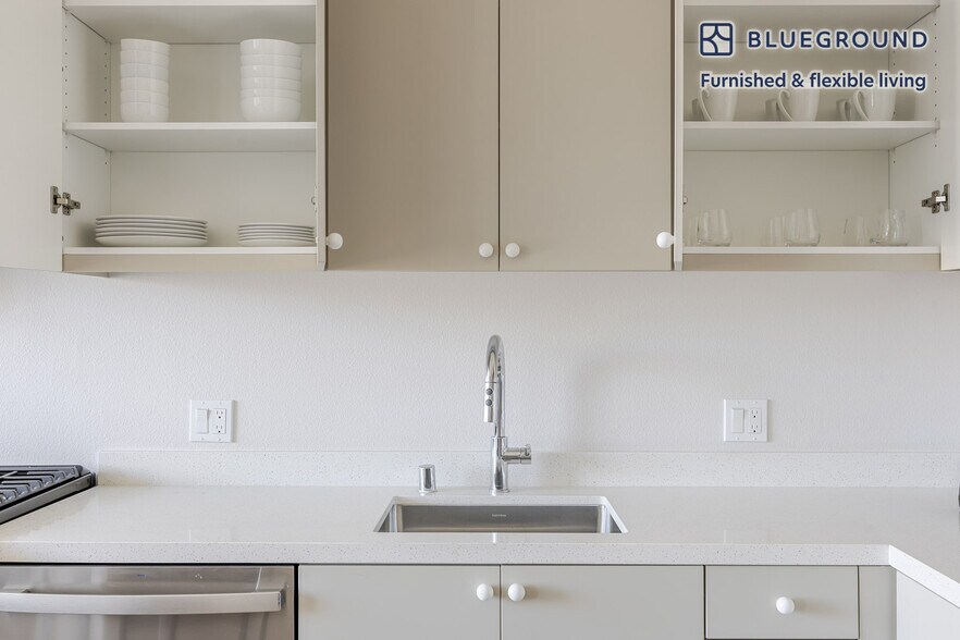 Building Photo - 200 Mesnager St