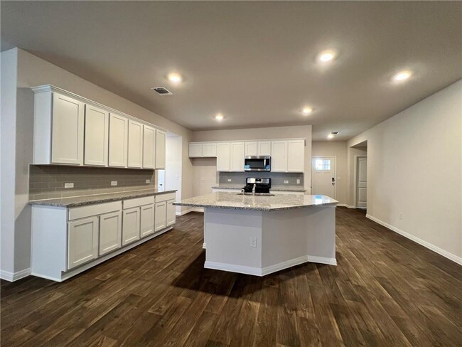 Building Photo - 20000 Price Daniel Dr