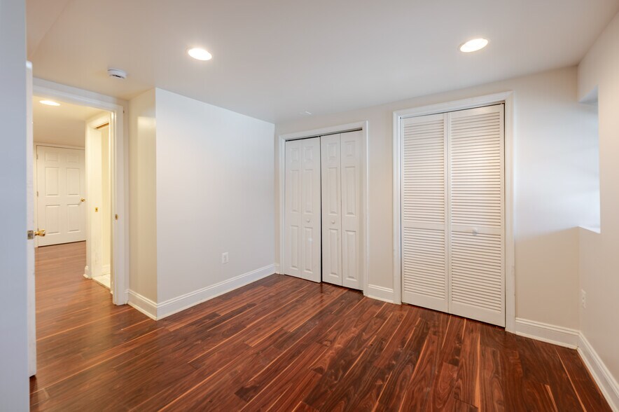 Building Photo - 1109 Abbey Pl NE
