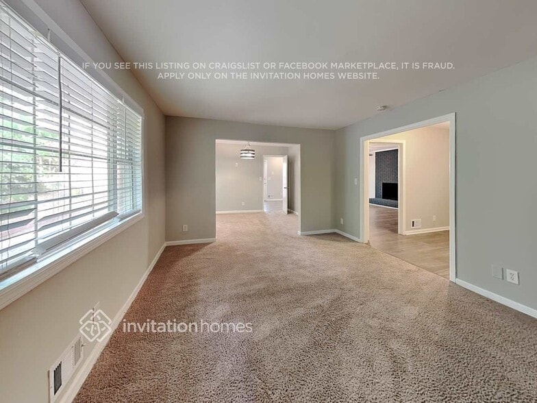 Building Photo - 2813 Rainbow Forest Dr