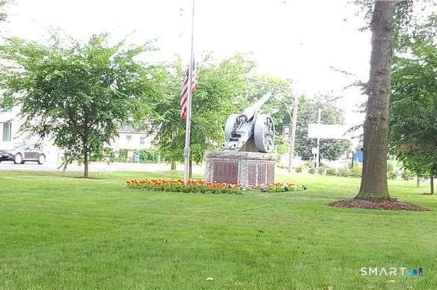 Building Photo - 9 Park St