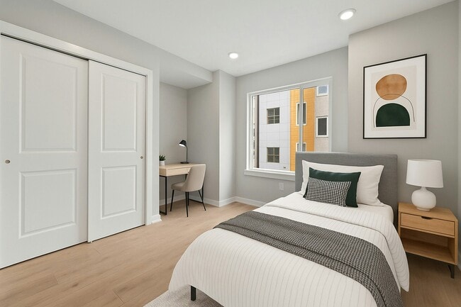 Building Photo - 1432 Ogden St