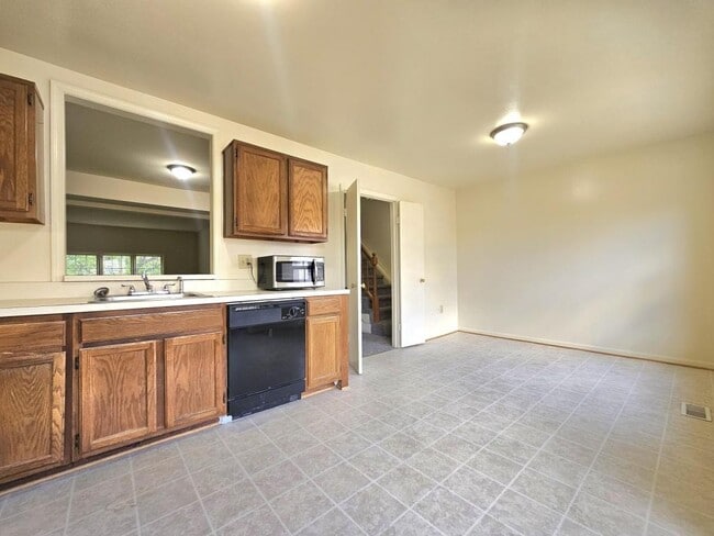 Building Photo - 4719 Gainsborough Dr