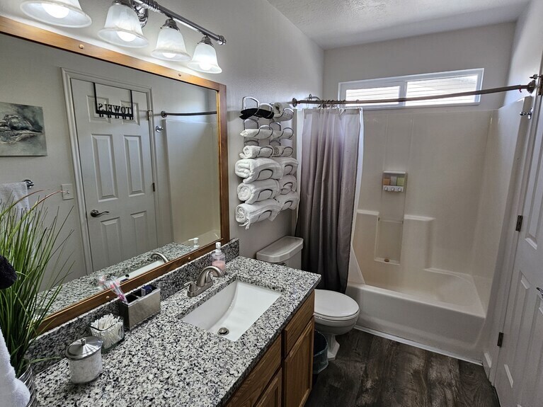 Upstairs Full Bath - 426 w 600 s