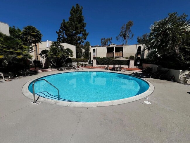 Building Photo - Partially Furnished Two Bedroom Condo in College Area