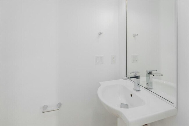 Building Photo - 1114 Walton Ln