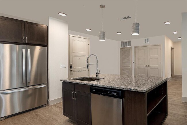 Building Photo - 8900 Six Pines Dr