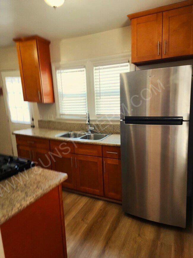 Building Photo - 2 bedroom, 1 bathroom