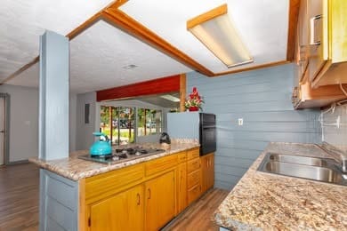 Building Photo - 40324 Lynn Rd