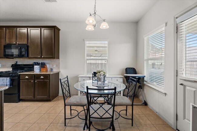 Building Photo - 285 Country Crossing Cir