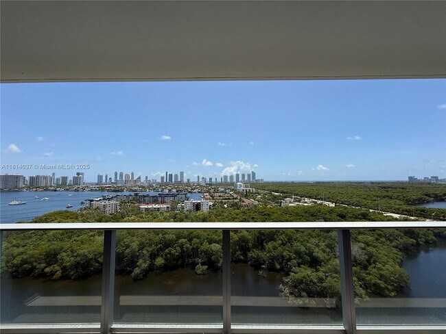 Primary Photo - 16385 Biscayne Blvd