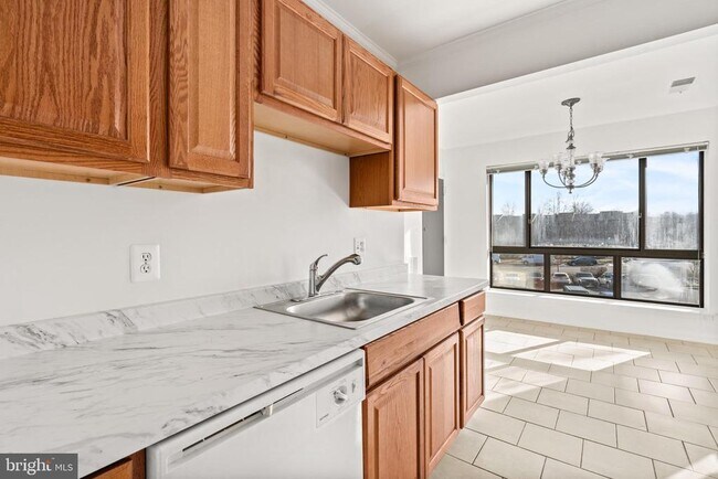 Building Photo - 561 Florida Ave