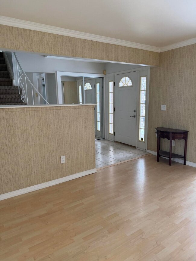 Building Photo - 3550 Kings Point Dr