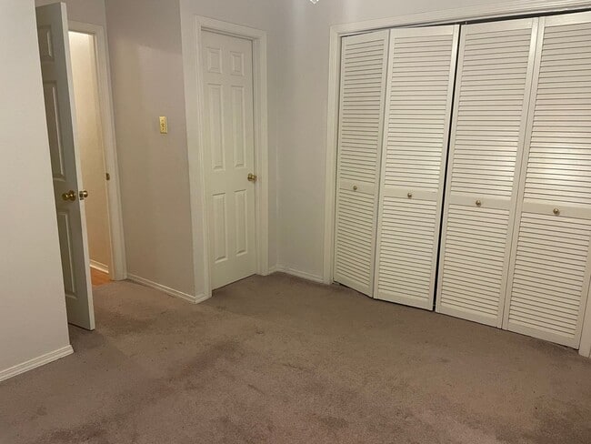 Building Photo - Gorgeous 3 Bedroom Greenacres Home