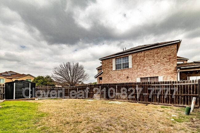 Building Photo - 6203 Lakeview Dr.