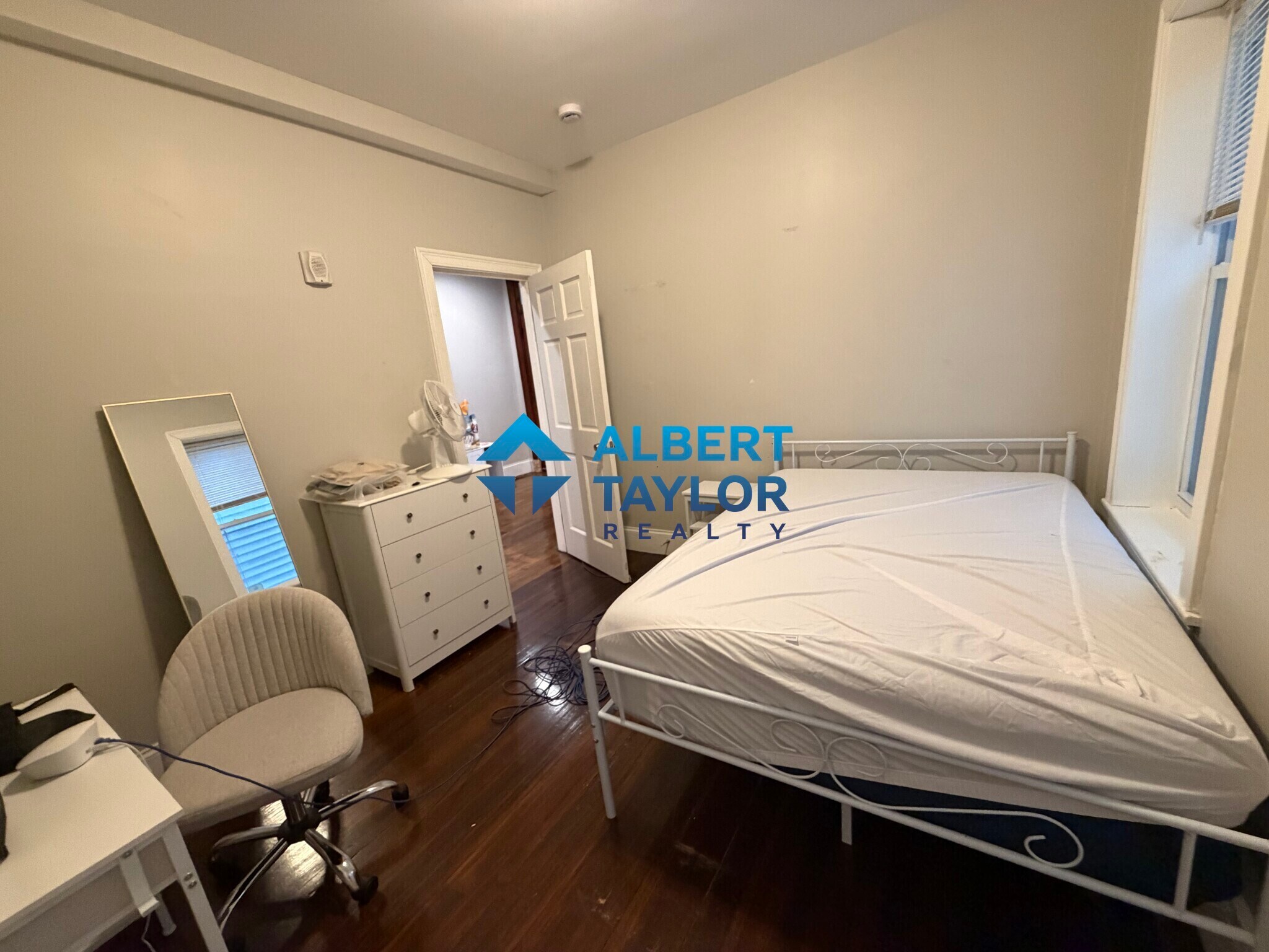 Building Photo - 92 Calumet St