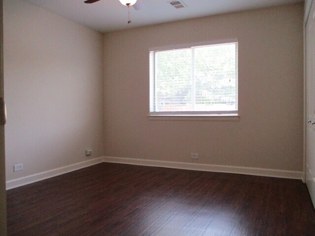 Building Photo - 9376 Bay Colony Dr