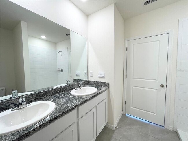 Building Photo - 35759 Sunflower Hl Dr