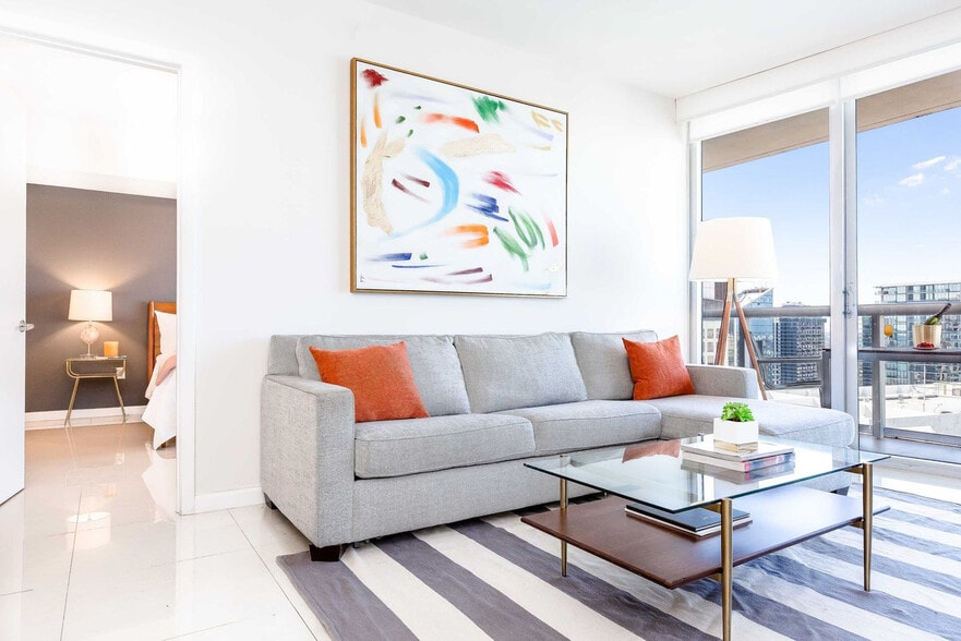 Building Photo - 485 Brickell Ave