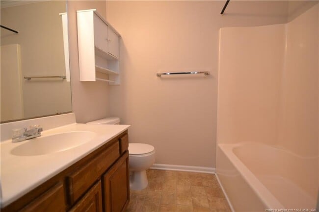 Building Photo - 121 Planetree Ln