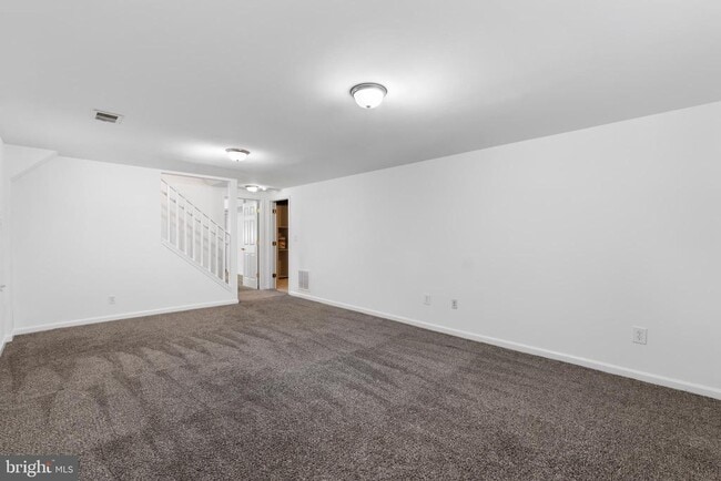 Building Photo - 10422 Floral Dr