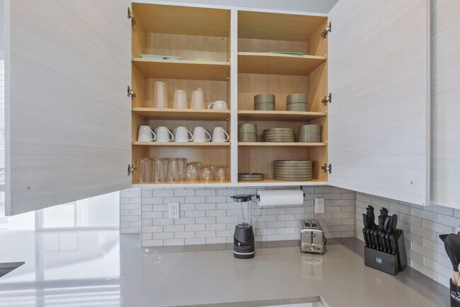 Building Photo - 6029 Benton St