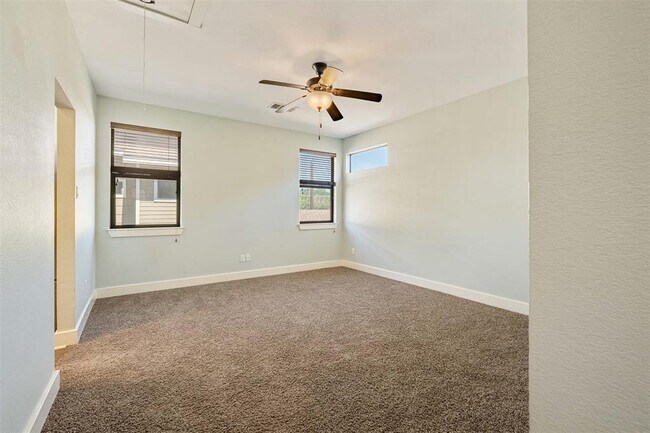 Building Photo - 908 Freewater Ln