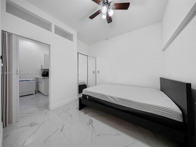 Building Photo - 1411 SE 26th Rd