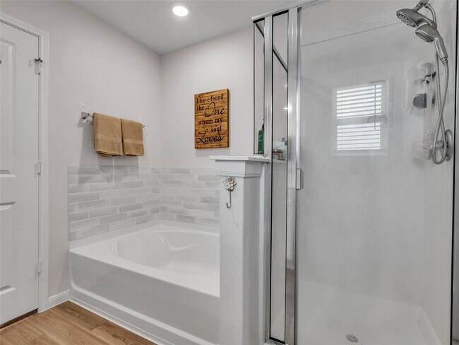 Building Photo - 25623 Balsamroot Dr