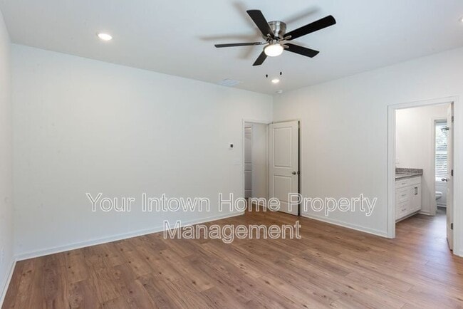 Building Photo - 2800 Mango Cir NW
