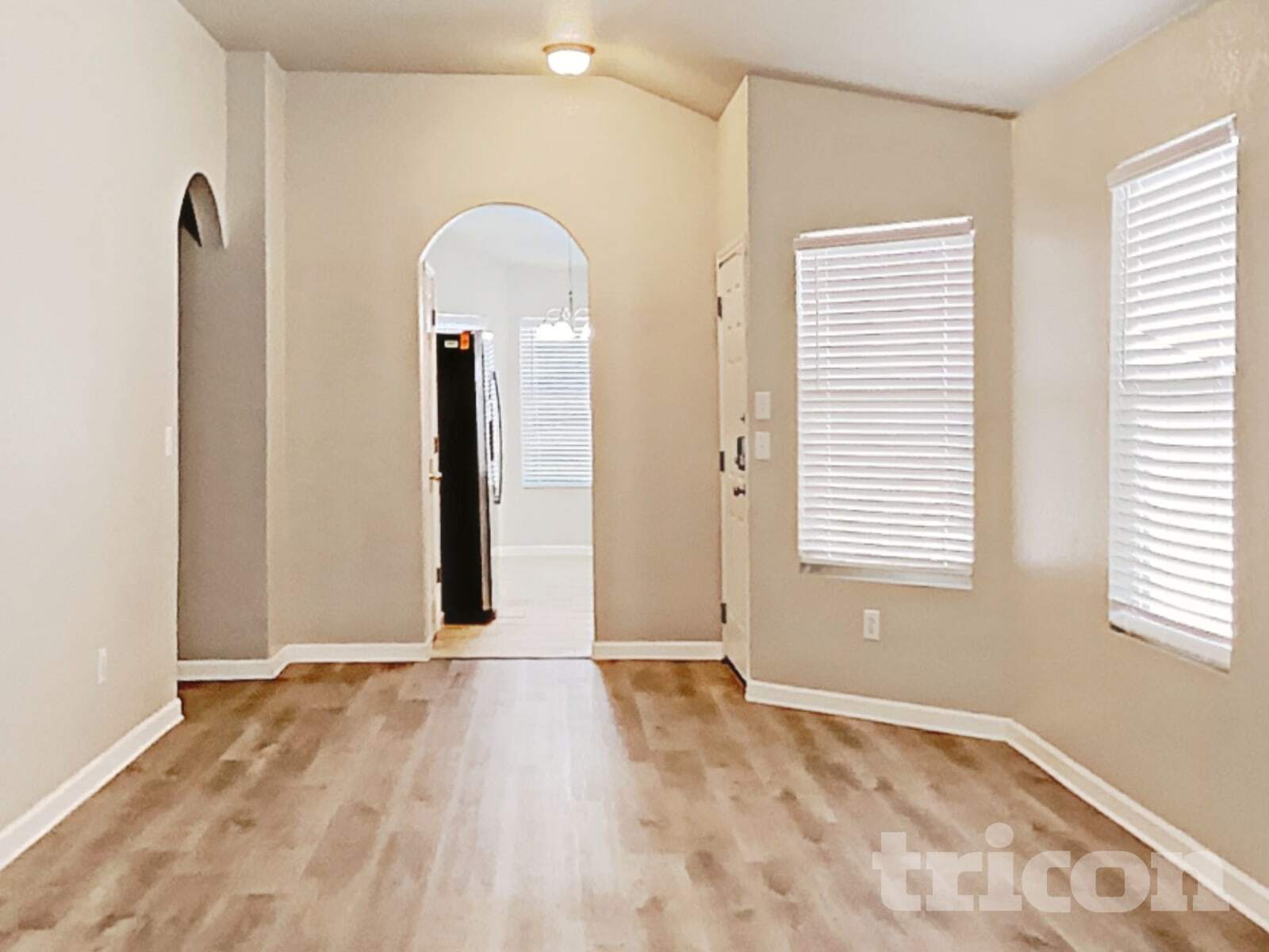 Building Photo - 9822 Vandenberg Way