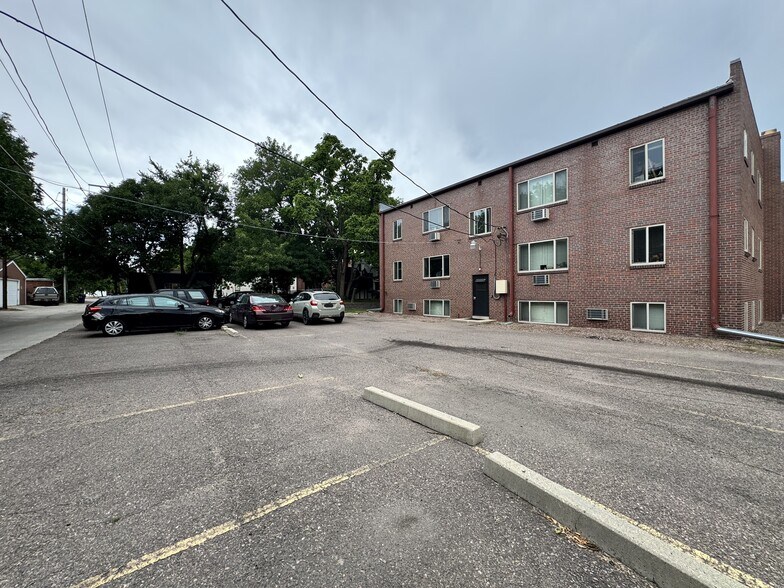 Building Photo - 2054 S Milwaukee St