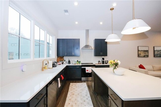 Building Photo - 1305 Breezy St SE