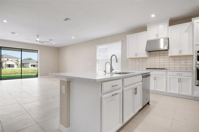 Building Photo - 15297 Shady Palms Ln