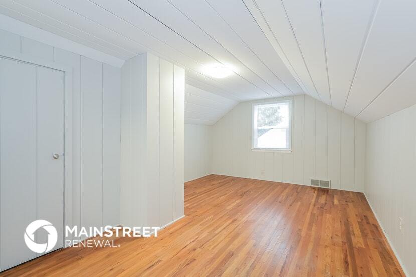 Building Photo - 724 5 St SE